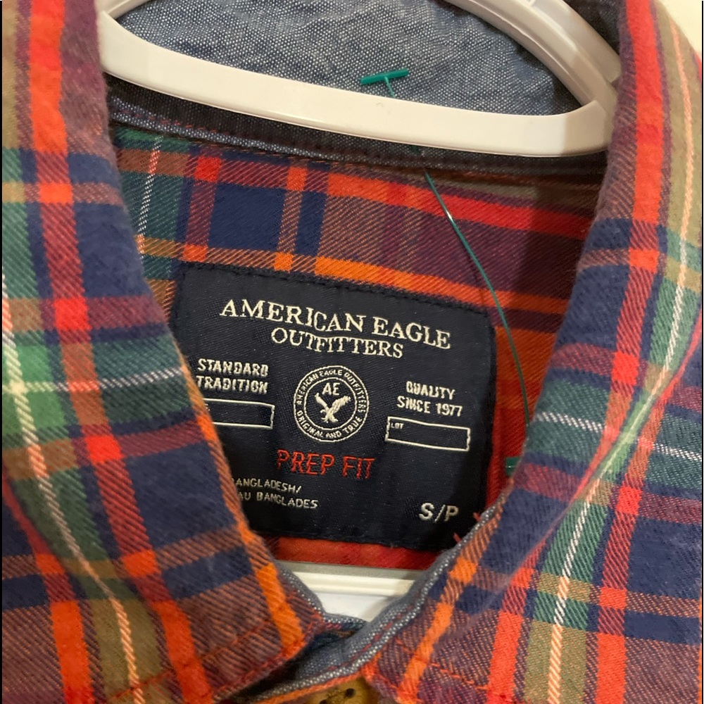 American Eagle men’s long sleeve shirt.  Size small button down.